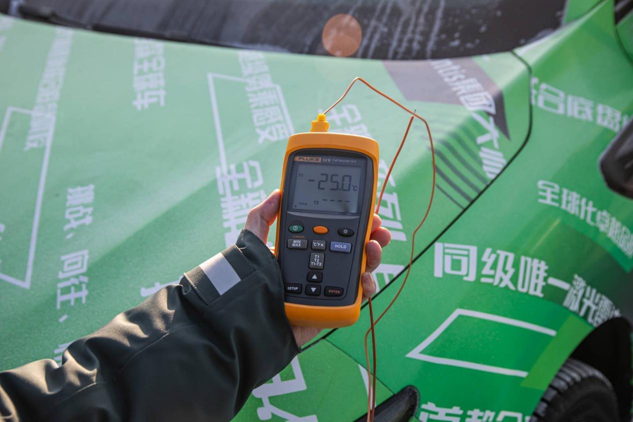 零下三十度穿衬衫，零跑B10冬测是噱头还是真功夫？