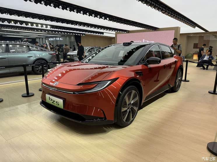 全新雷克萨斯ES/极氪9X/仰望U8L等 2025上海车展新车汇总（下）