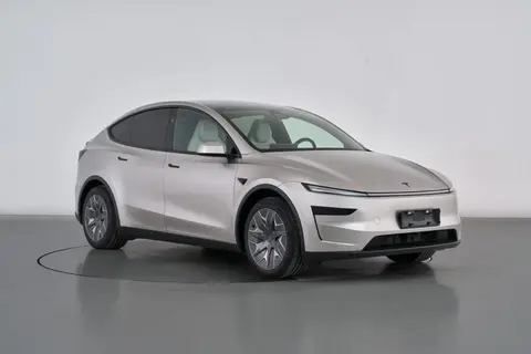 Model Y L、理想i6还有新款智界R7 下半年上市，买SUV再等等