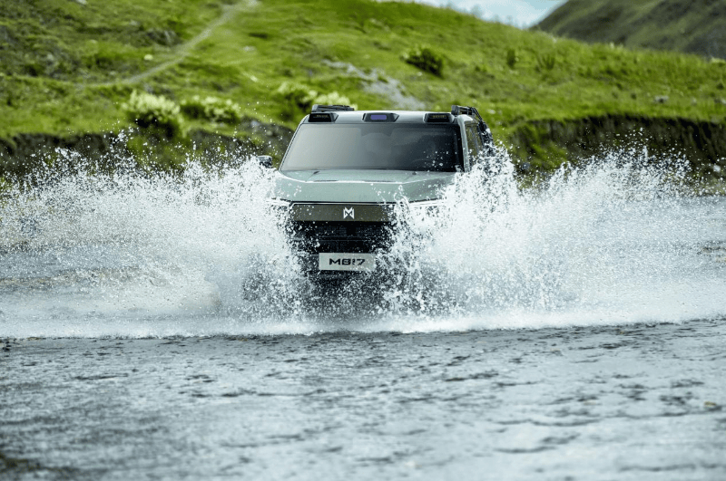 标配50.4度宁德时代骁遥电池,猛士M817 Max+版36.99万上市,智能越野多了个“狠角色”