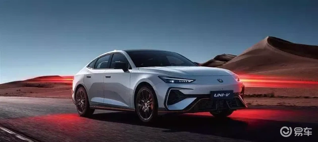 长安UNI-V与吉利星瑞：动力vs配置，谁更适合品质家轿
