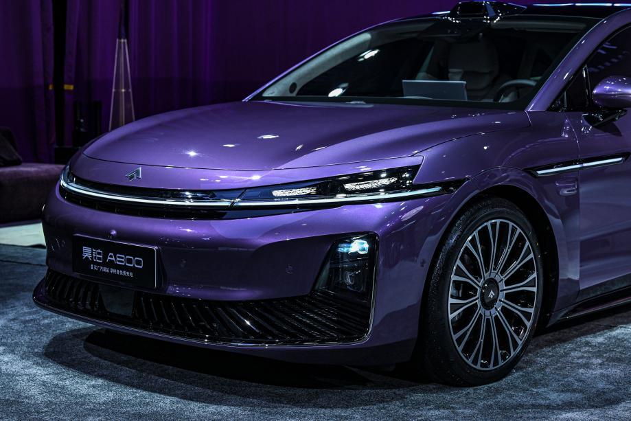 广汽昊铂首款智慧旗舰轿车A800亮相成都车展