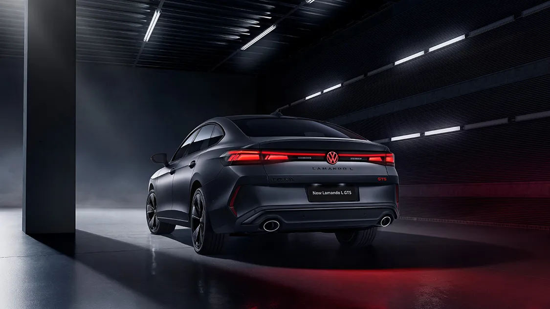 UNI-V对比凌渡L,都是2.0T掀背车,选哪个更合适?