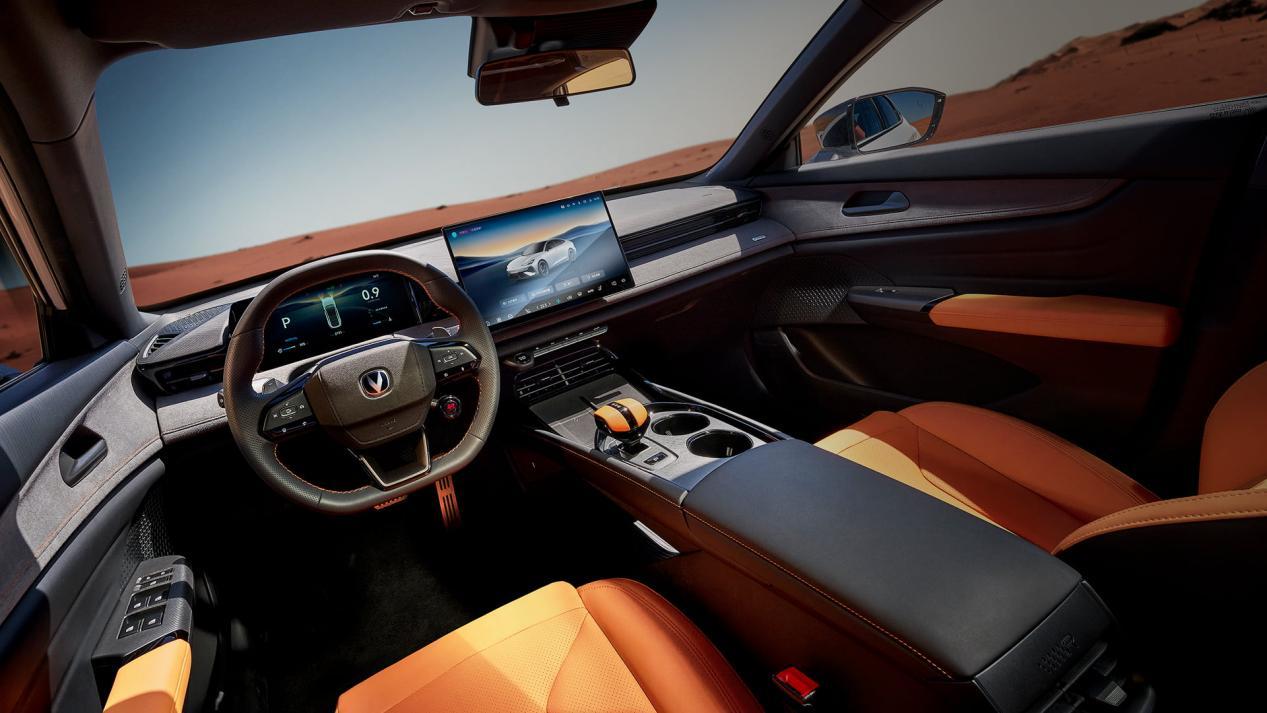 UNI-V对比凌渡L,都是2.0T掀背车,选哪个更合适?