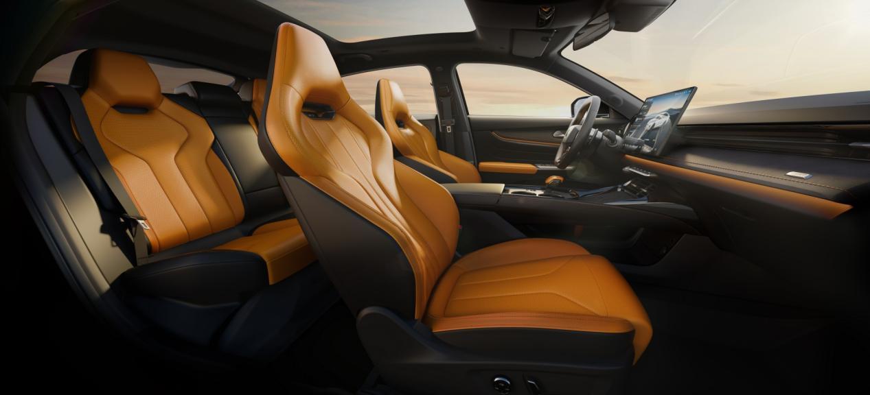 UNI-V对比凌渡L,都是2.0T掀背车,选哪个更合适?