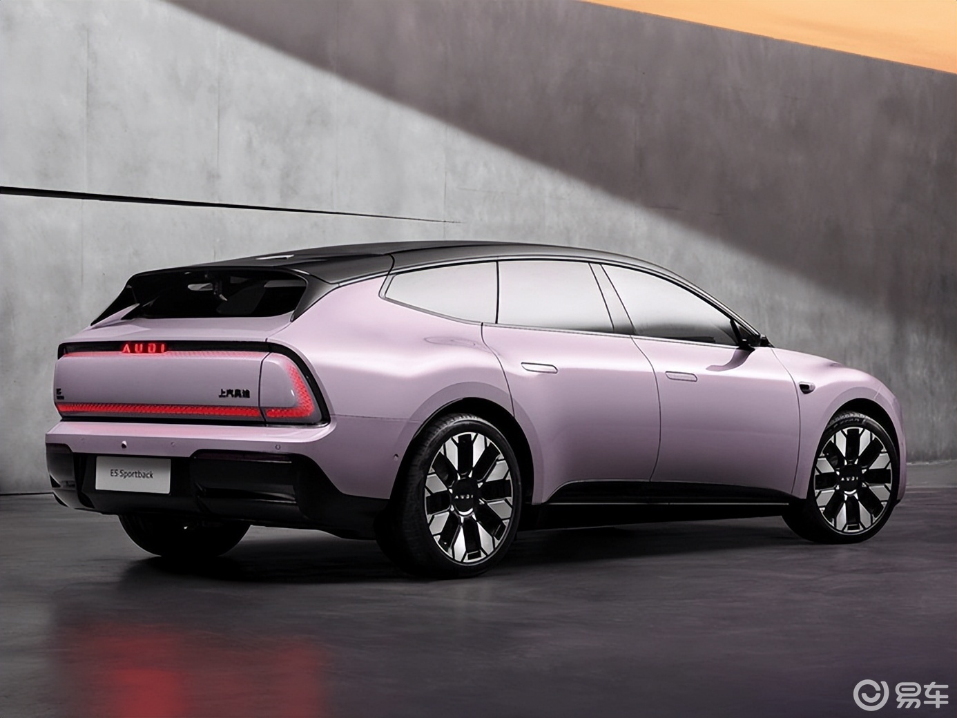 AUDI字母标还是不值钱?四环标没了,奥迪也得降价求生