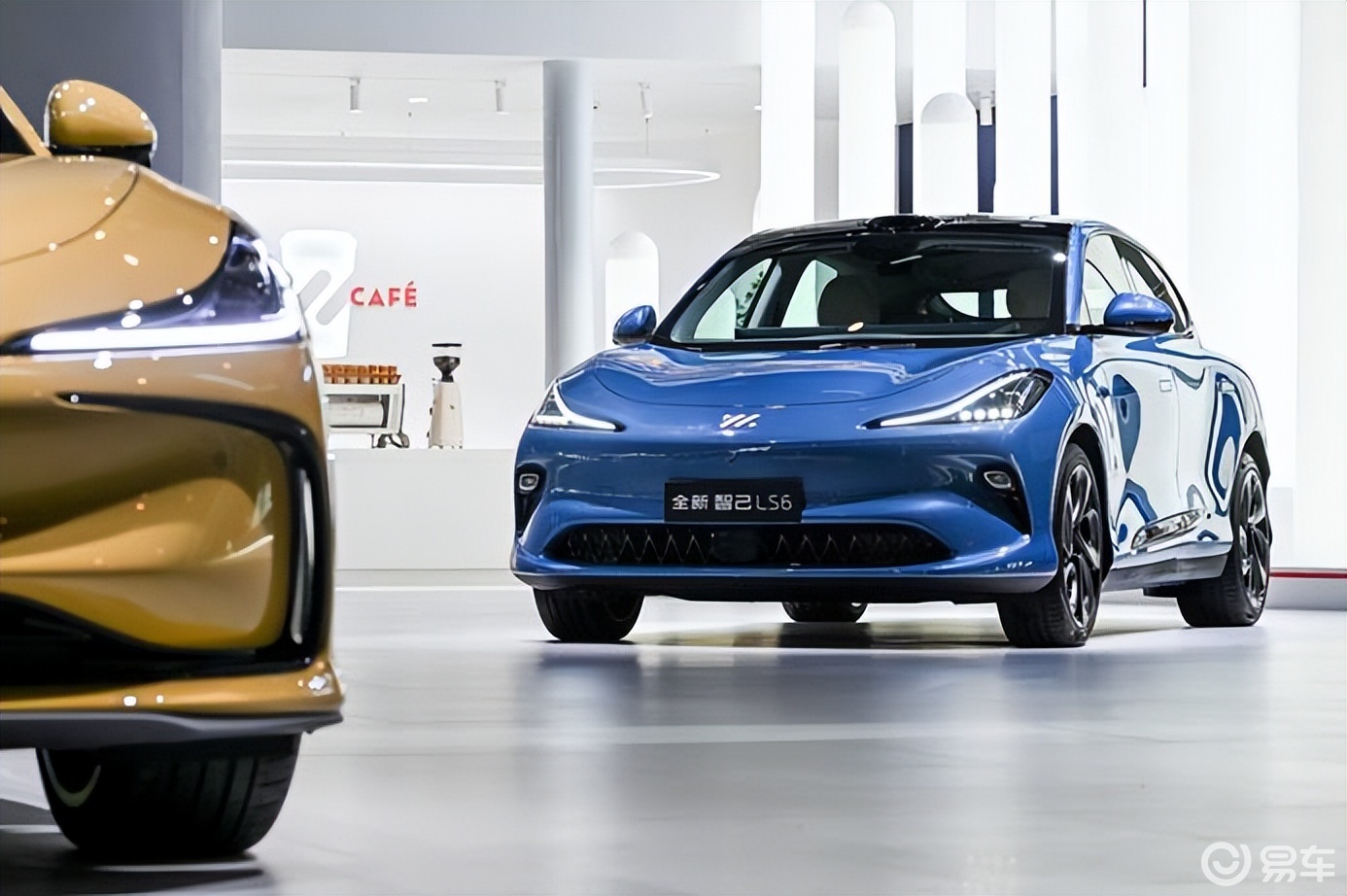 AUDI字母标还是不值钱?四环标没了,奥迪也得降价求生