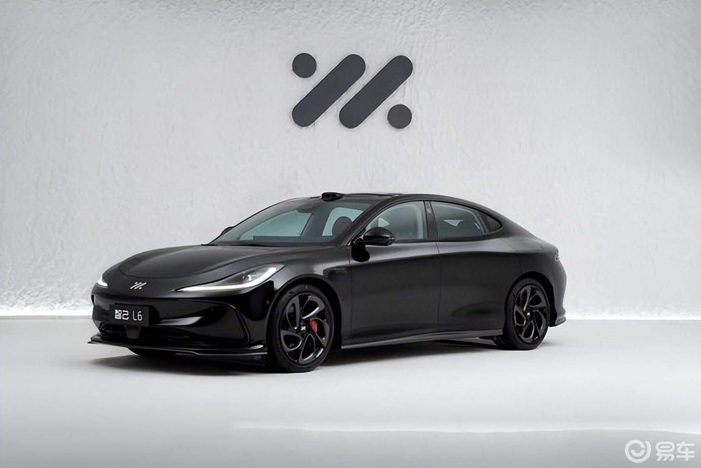 AUDI字母标还是不值钱?四环标没了,奥迪也得降价求生