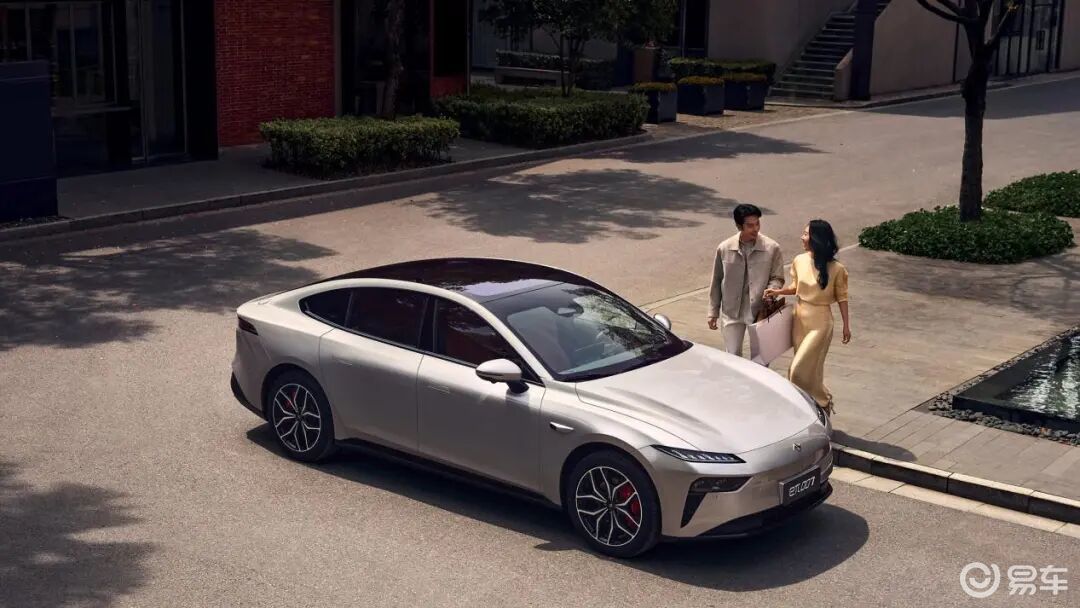 10-15万家轿如何选,M03与eπ007 深度对比