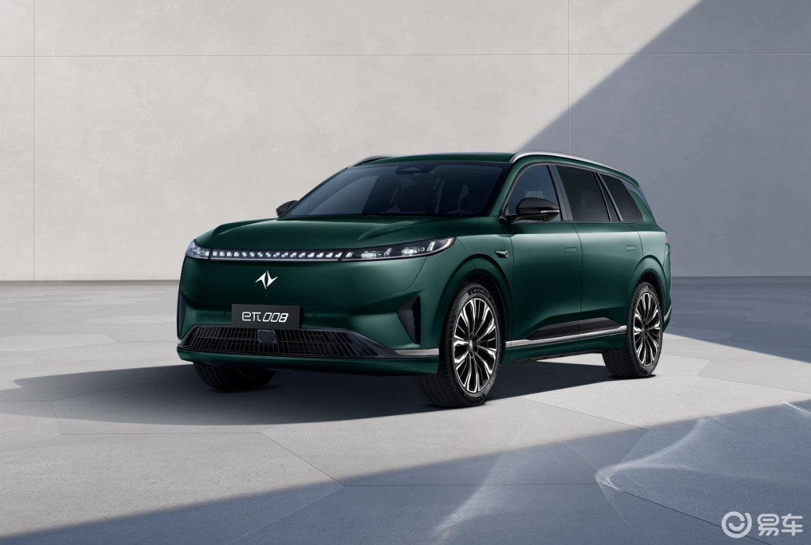 17.36万起！新款eπ008升级3C快充，配零重力座椅