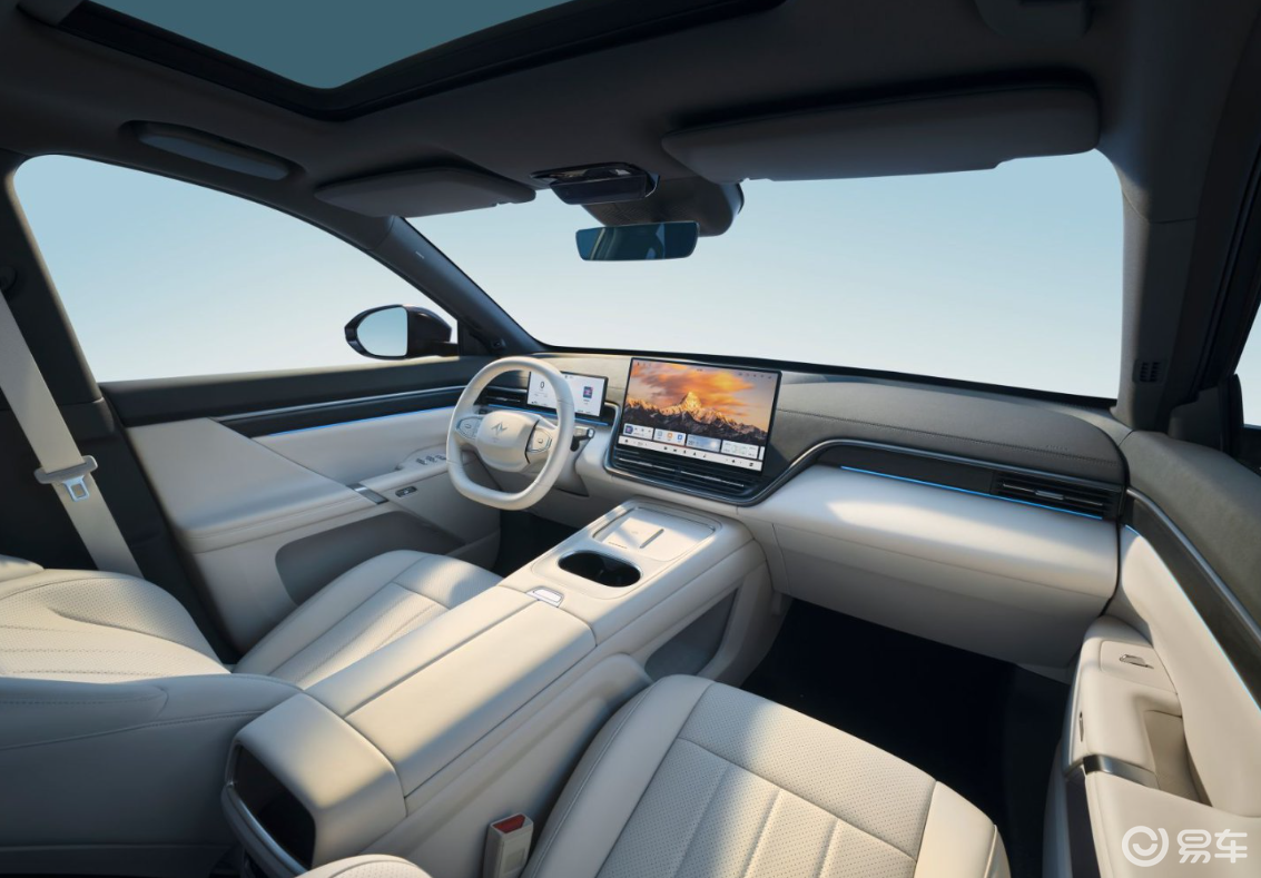 17.36万起!新款eπ008升级3C快充,配零重力座椅