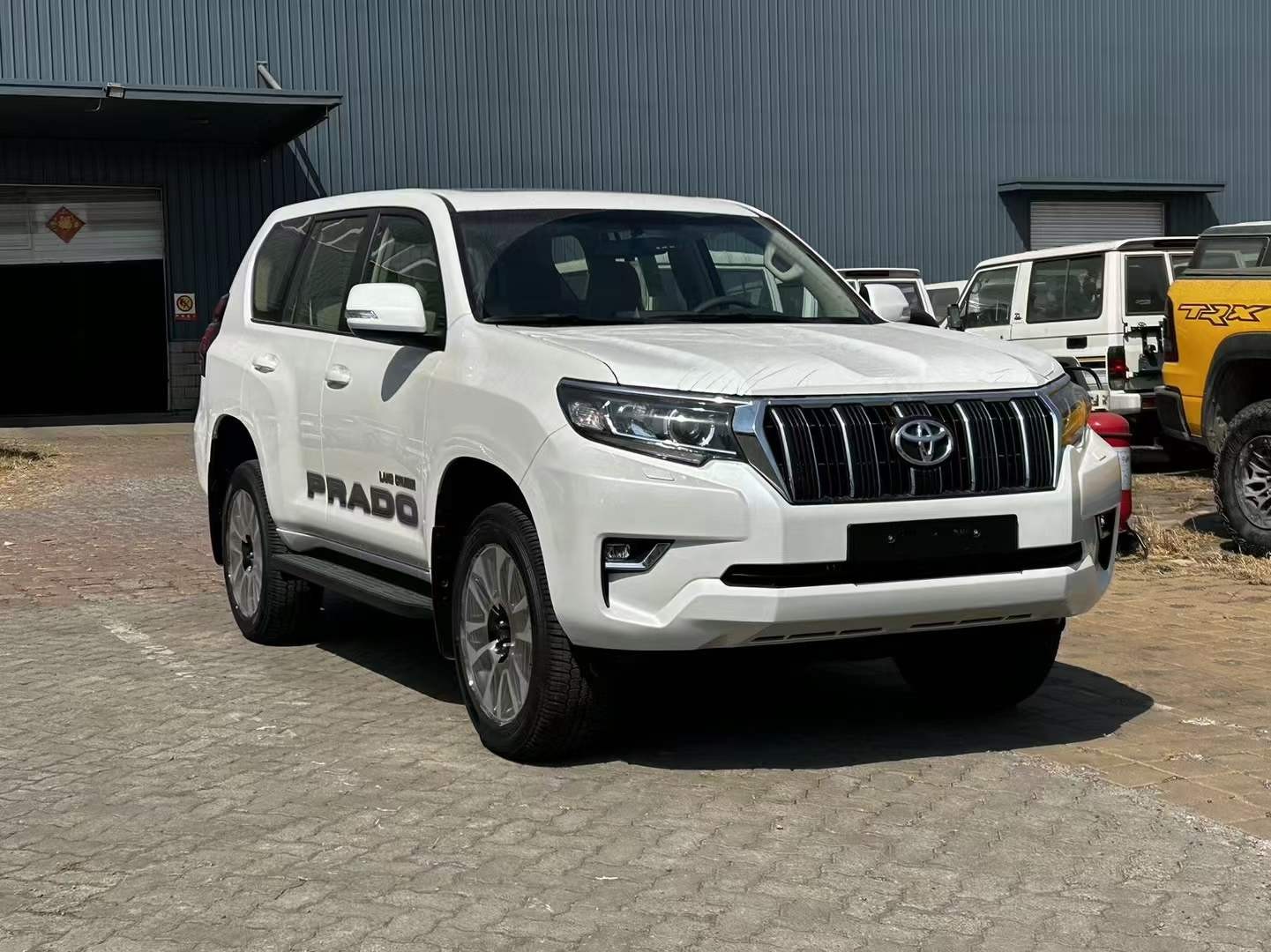 普拉多中东版 全部在售 2024款 2023款 2022款 2021款 2020款 2019款2023款丰田霸道2800柴油现车到店 颜色全