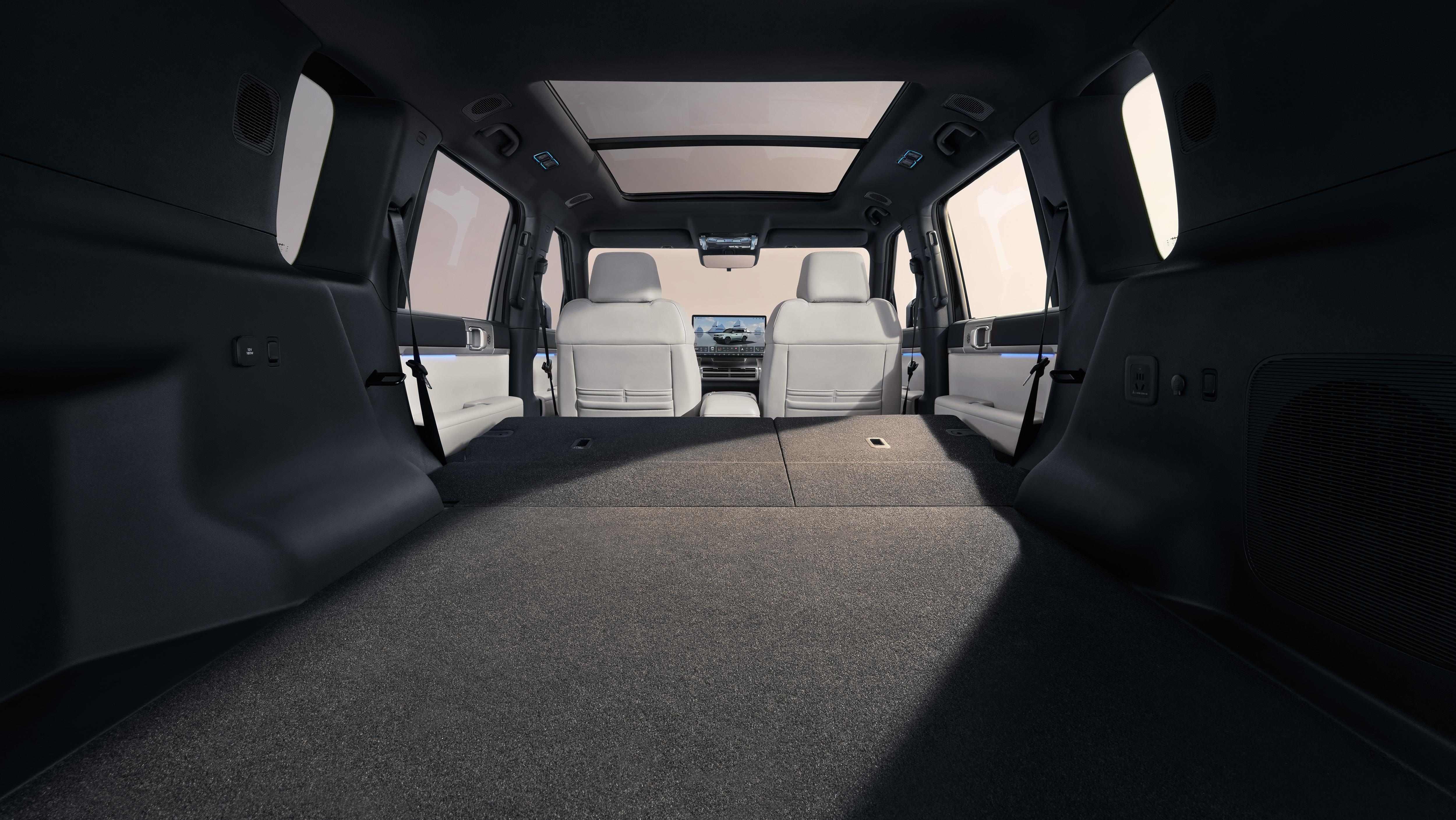 17.98万元起,大五座插混SUV方程豹钛7有哪些亮点?