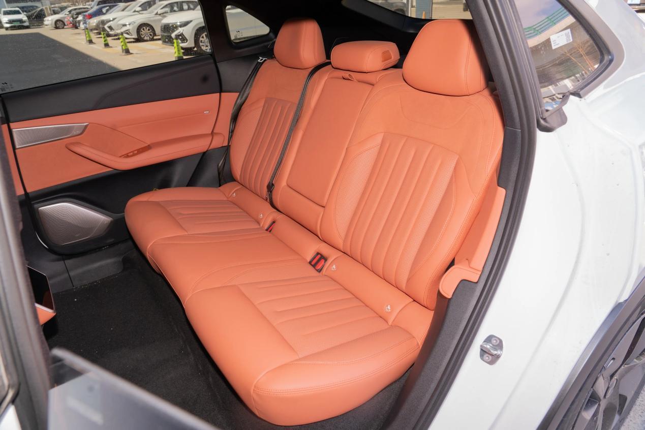 三车混战!乐道L60、小鹏G6与Model Y,怎么选?