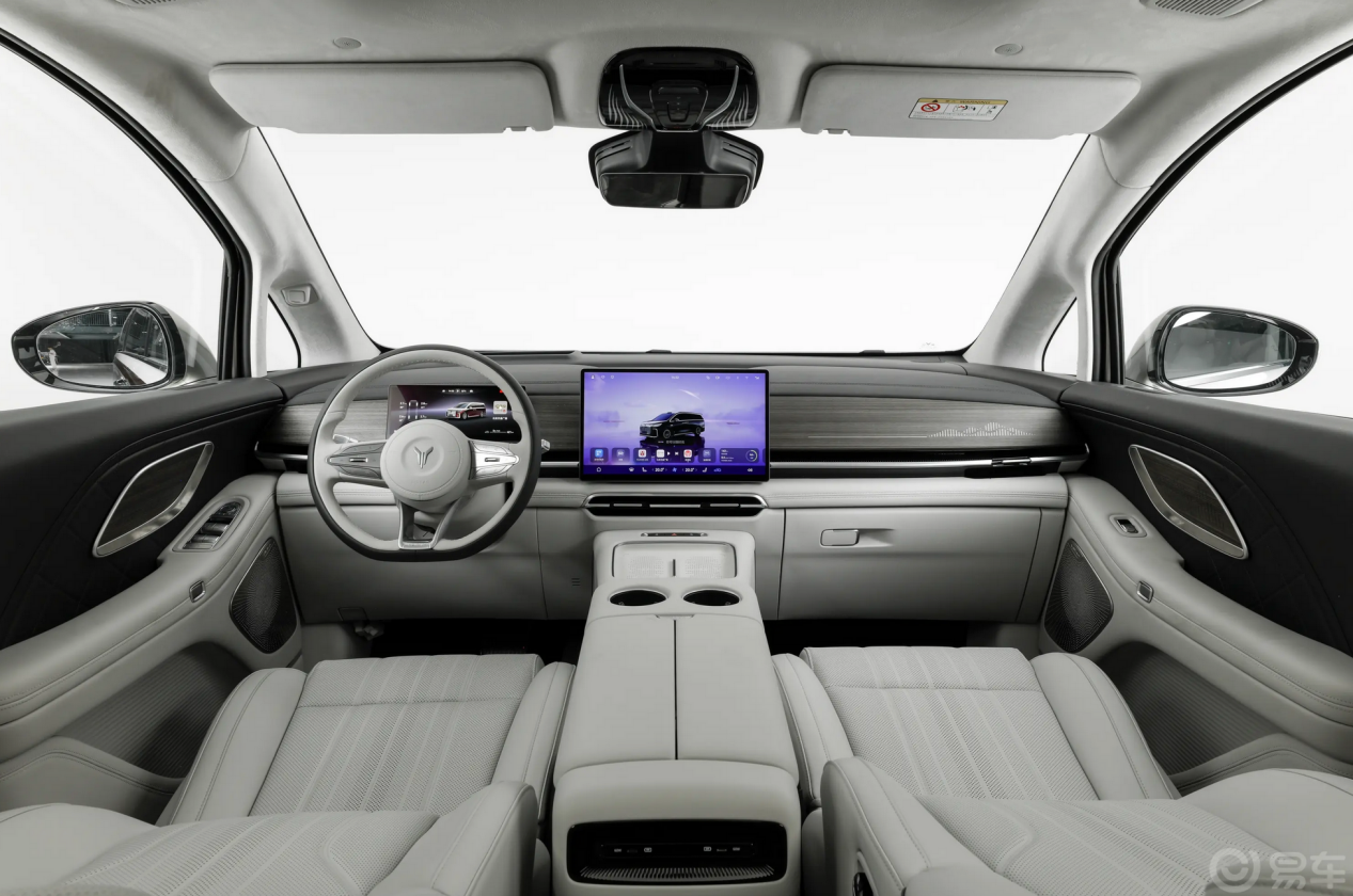 广汽传祺向往 M8 与岚图梦想家、腾势 D9 深度对比