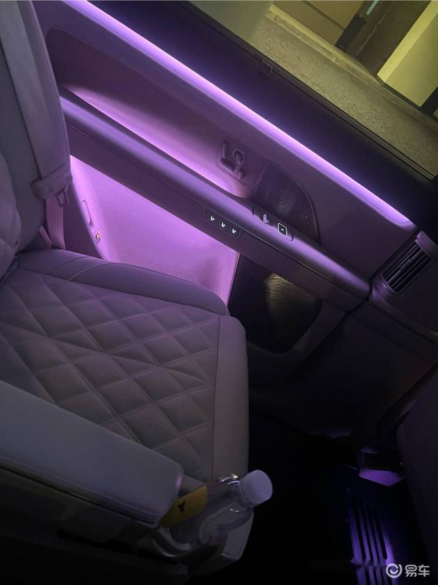 ES8试驾体验：驾驶乐趣与科技感的完美融合