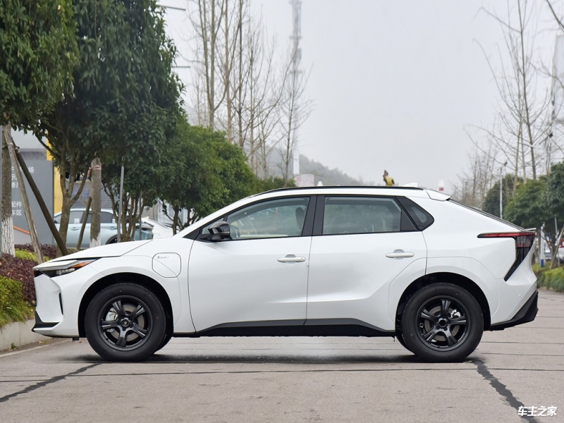 铂智4X 全部在售 2025款 2024款成都铂智4X最高降2.00万 仅15.98万可入手