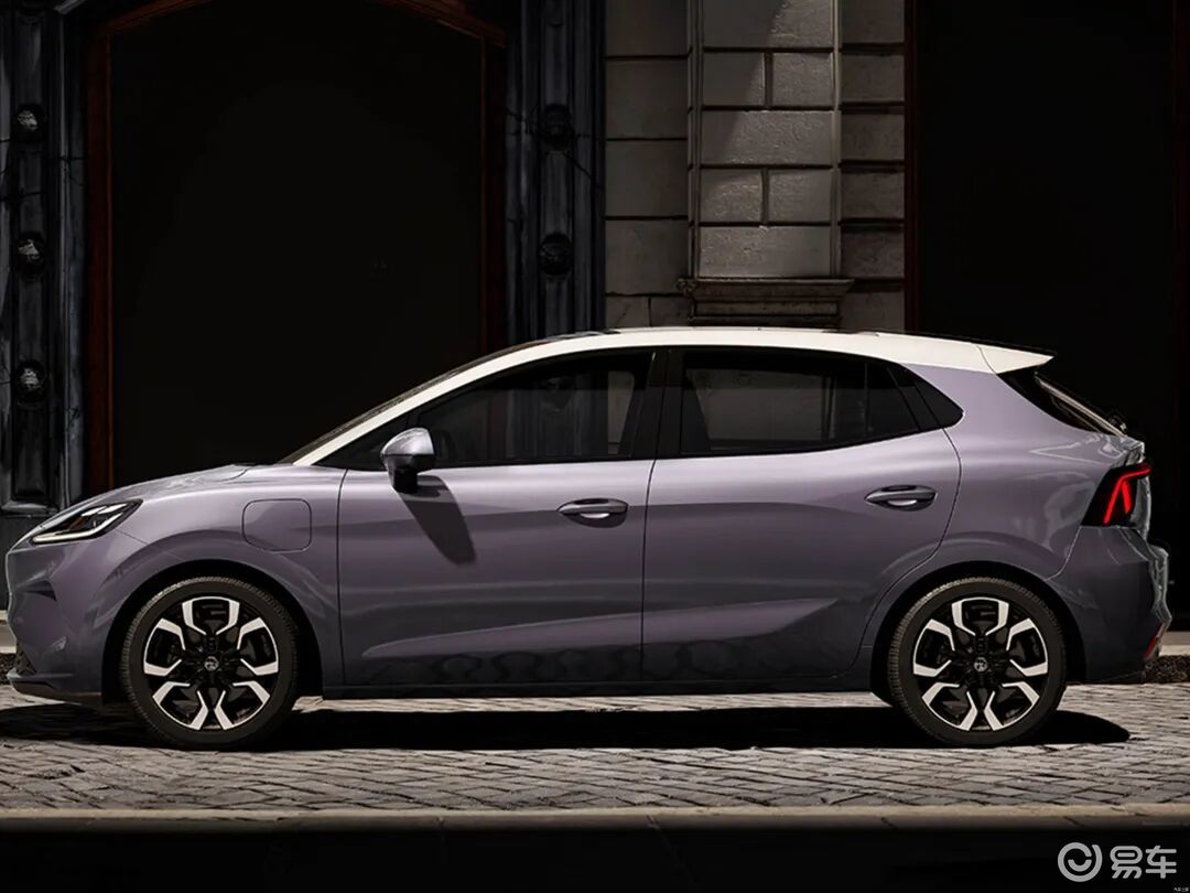 当全新MG4遇上极狐T1:谁能突破纯电小车战力值天花板?