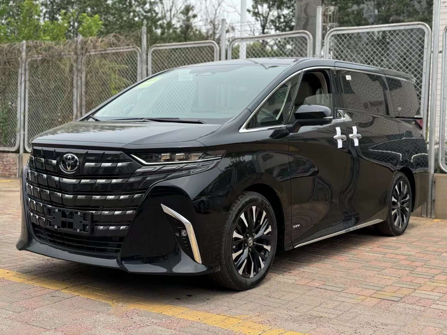 埃尔法 全部在售 2025款 2024款 2023款 2021款 2020款 2019款丰田埃尔法优惠政策最低售价 实车介绍解读