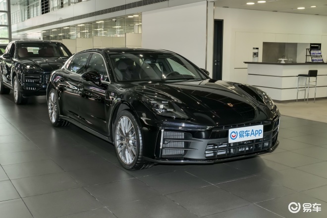 保时捷车主喜欢蔚来ET9的设计和底层技术和高级的驾驶!