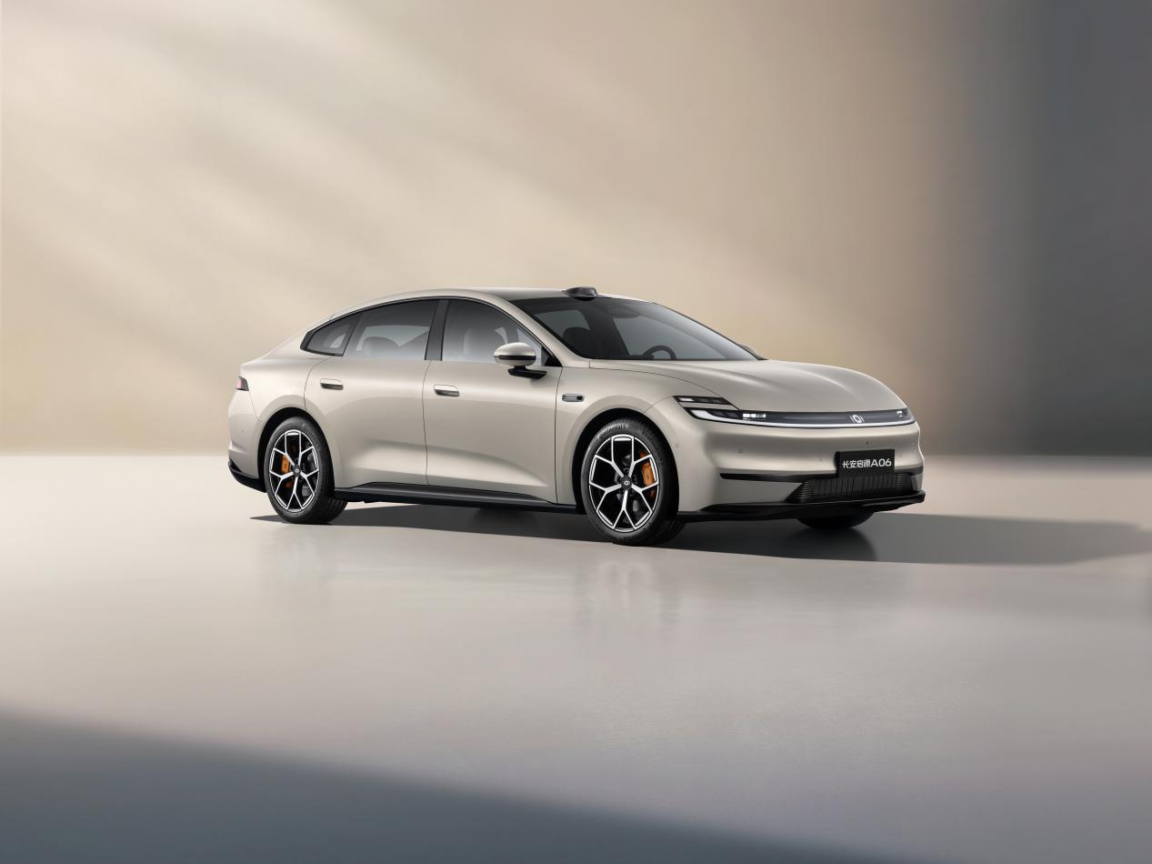 预售价11.99万元起,长安启源A06标配即高配