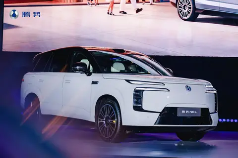 破冰前行，温暖相伴：腾势N8L DM如何重塑北方寒冬出行体验