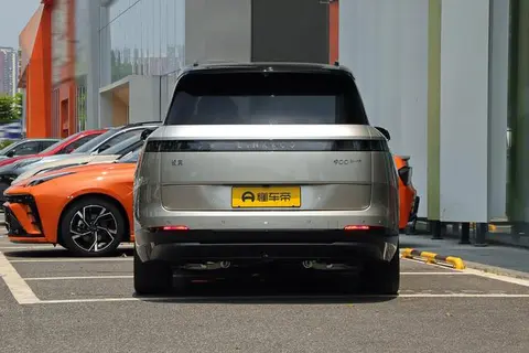 8295芯片+八屏联动！双智升级+全面优化，领克900赢得好评